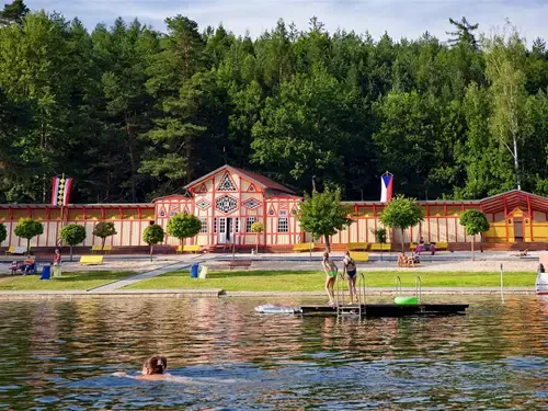 Koupaliště a sluneční lázně Dachova u Hořic