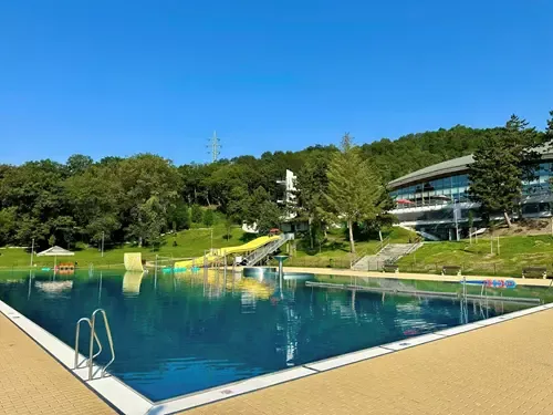 Plavecký areál Klíše – krytý bazén, saunový svět, fitness a koupaliště