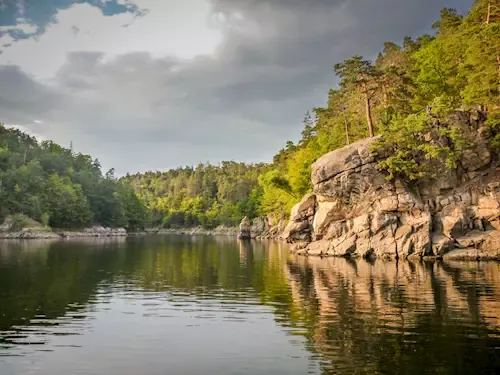Dalešická přehrada – lodní doprava, romantika a množství cyklotras