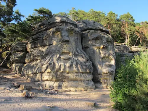 Čertovy hlavy – monumentální skulptury Václava Levého