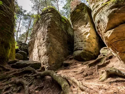 Toulovcovy Maštale – úkryt rytíře Toulovce