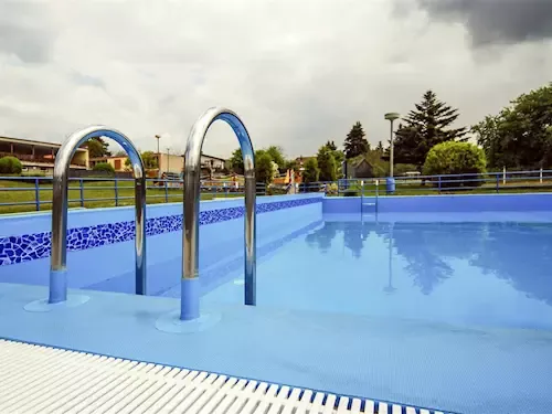 Sportovní areál a koupaliště Zvíkovské Podhradí