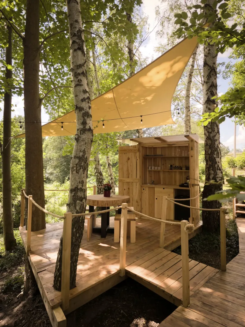 venkovní kuchyňka s plynovým vařičem
