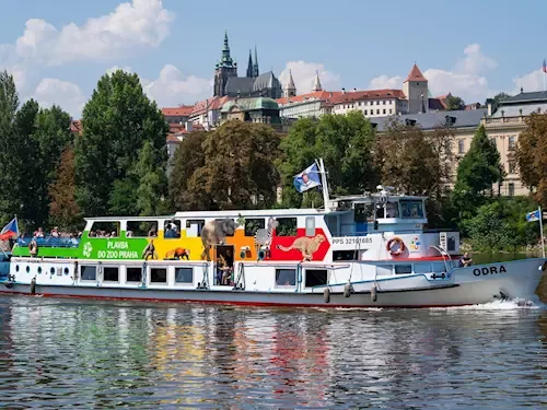 Pravidelná lodní linka do zoologické zahrady v Praze a zpět